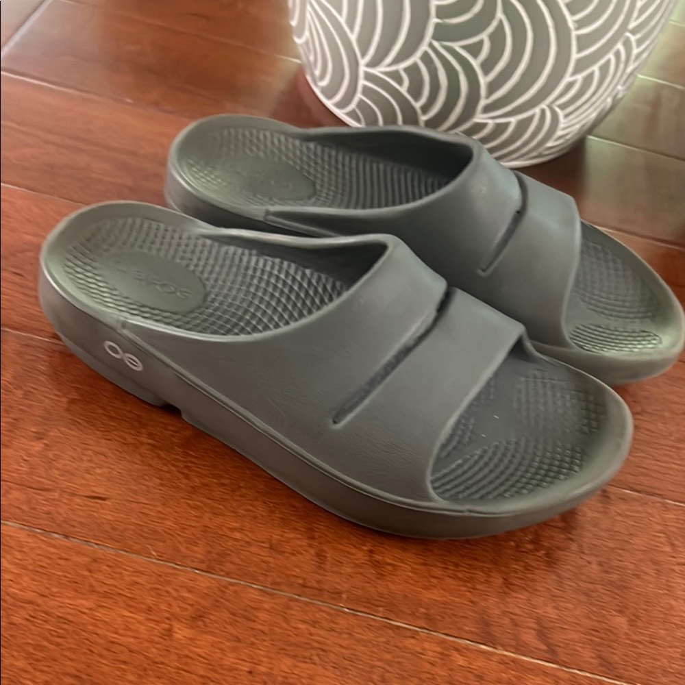OOFOS Gray Comfort Mules with Cushioned Sole